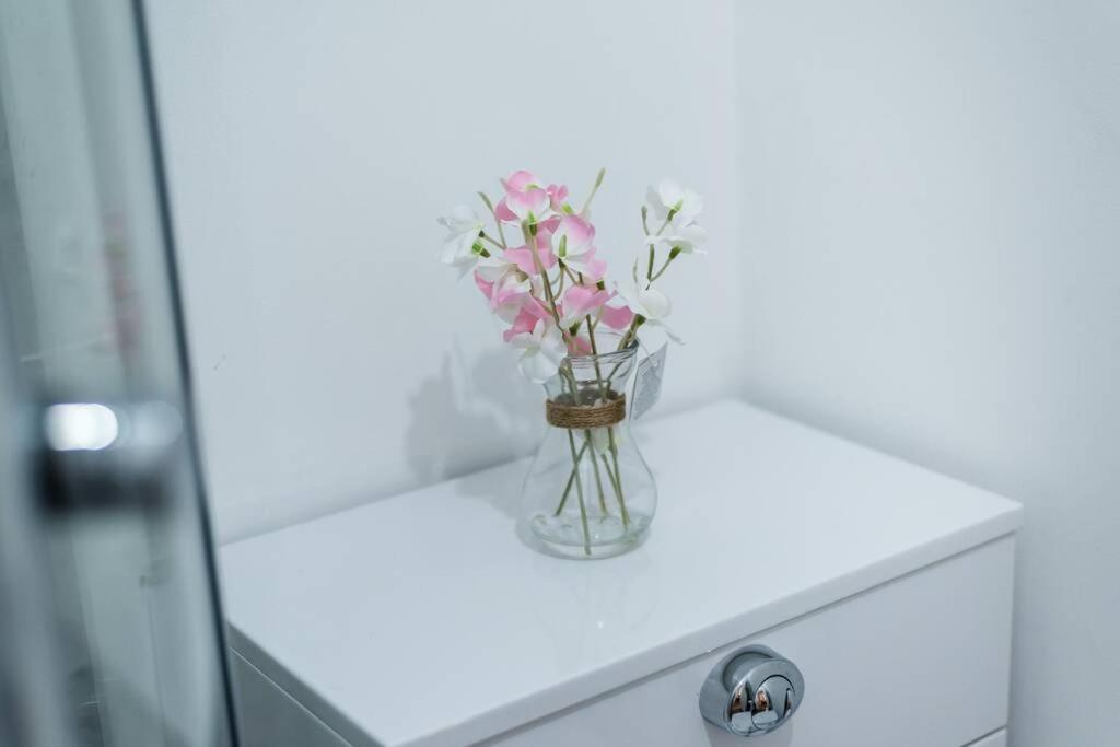 Liverpool City Centre - Fabulous 3 En-Suite Bedrooms - Sleeps 10 People Luaran gambar